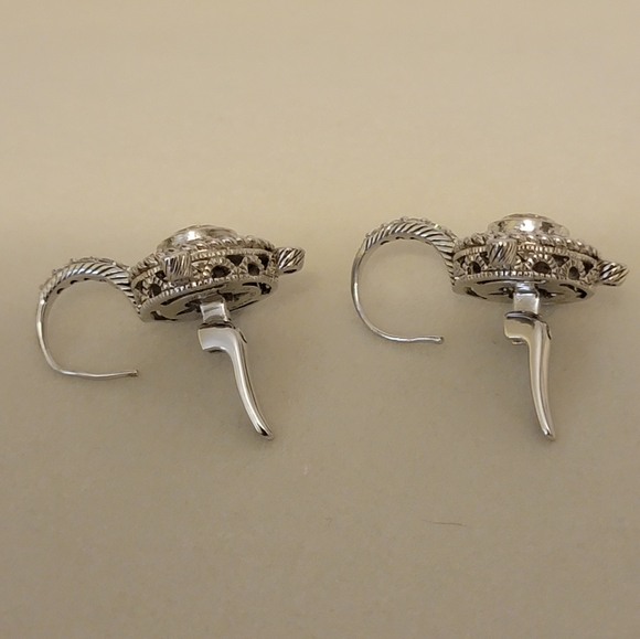 Earrings - Picture 6 of 9